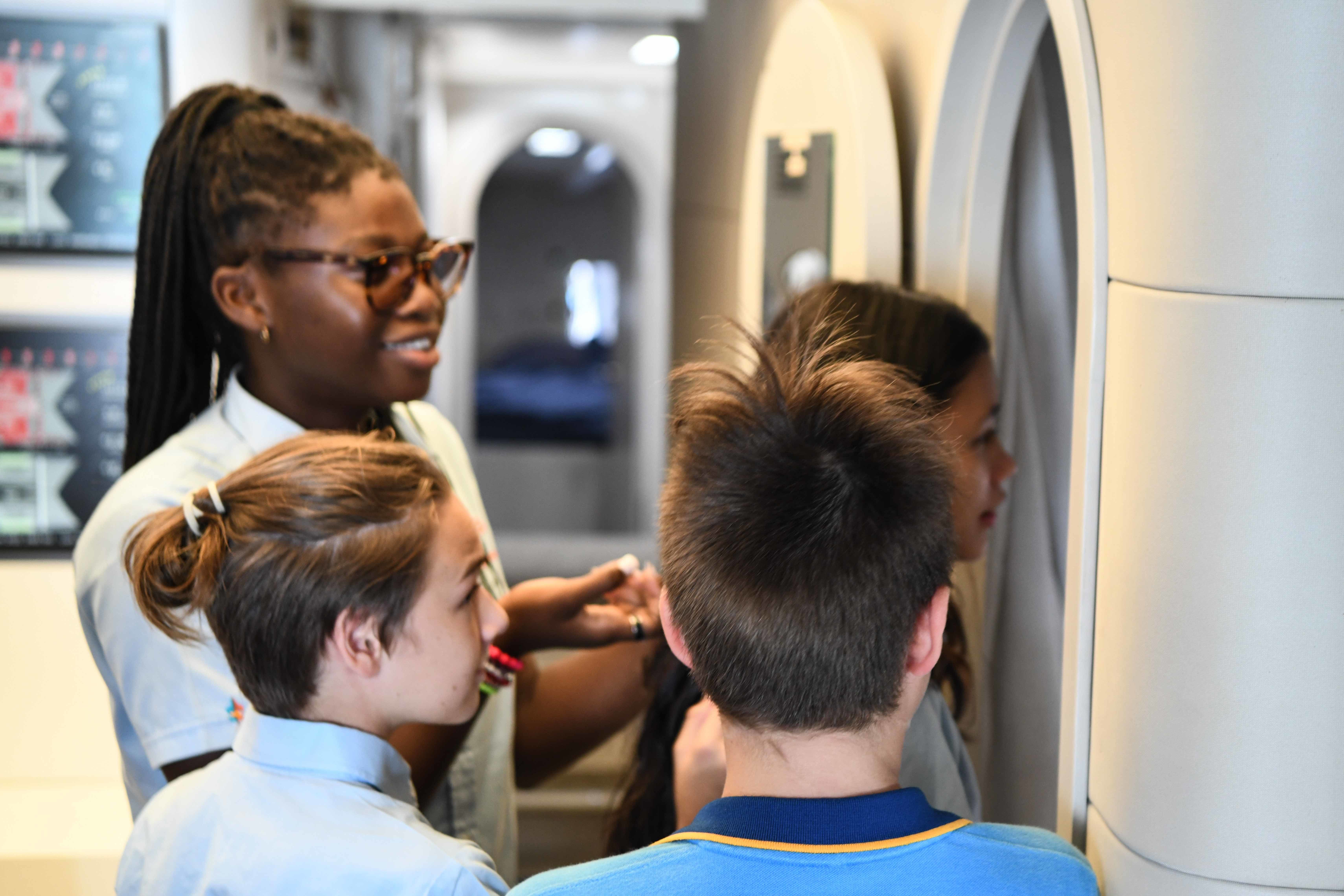 Visite scolaire à bord d'Energy Observer à Koh Samui, Thaïlande