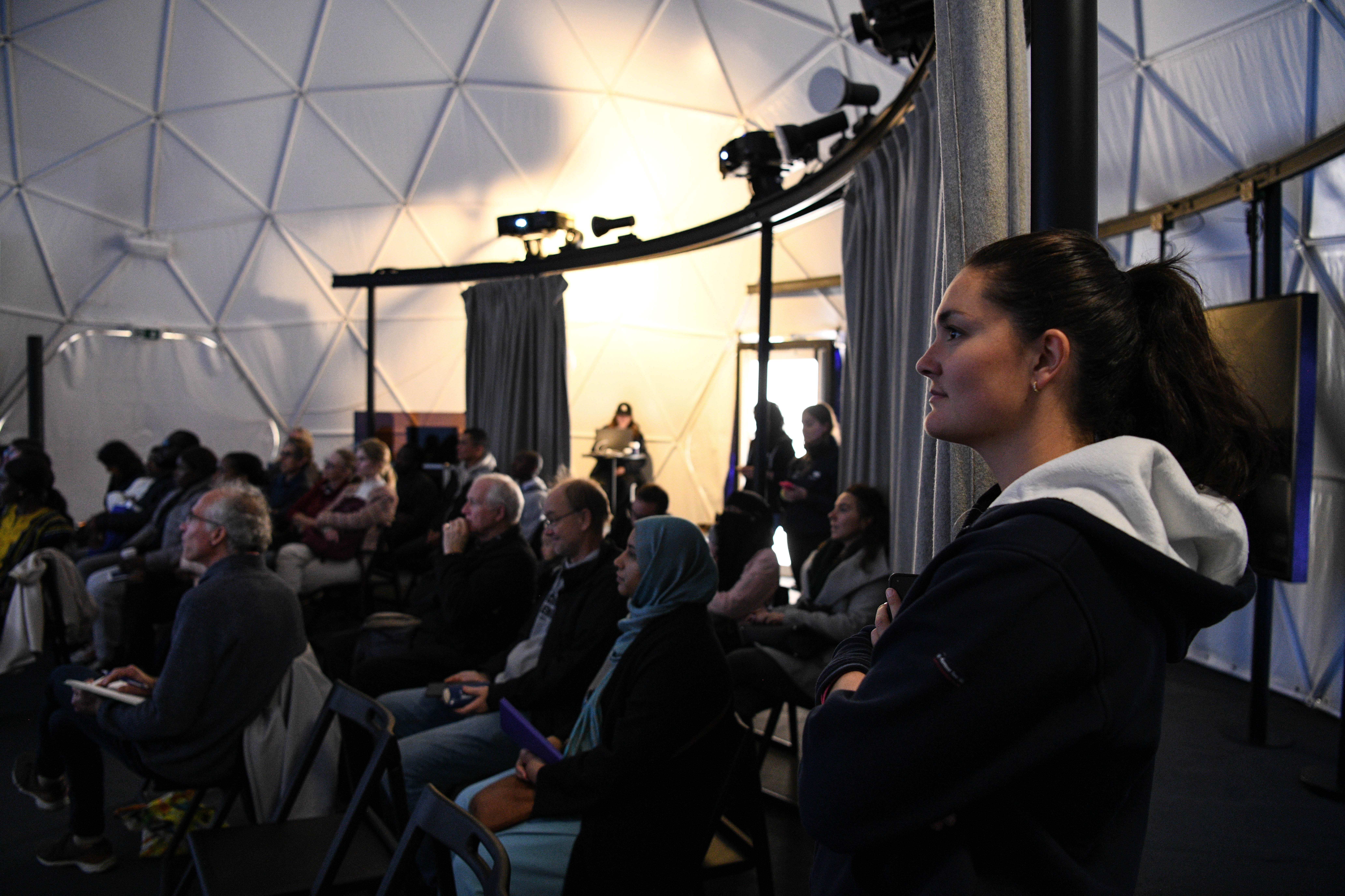 Photo of the round table