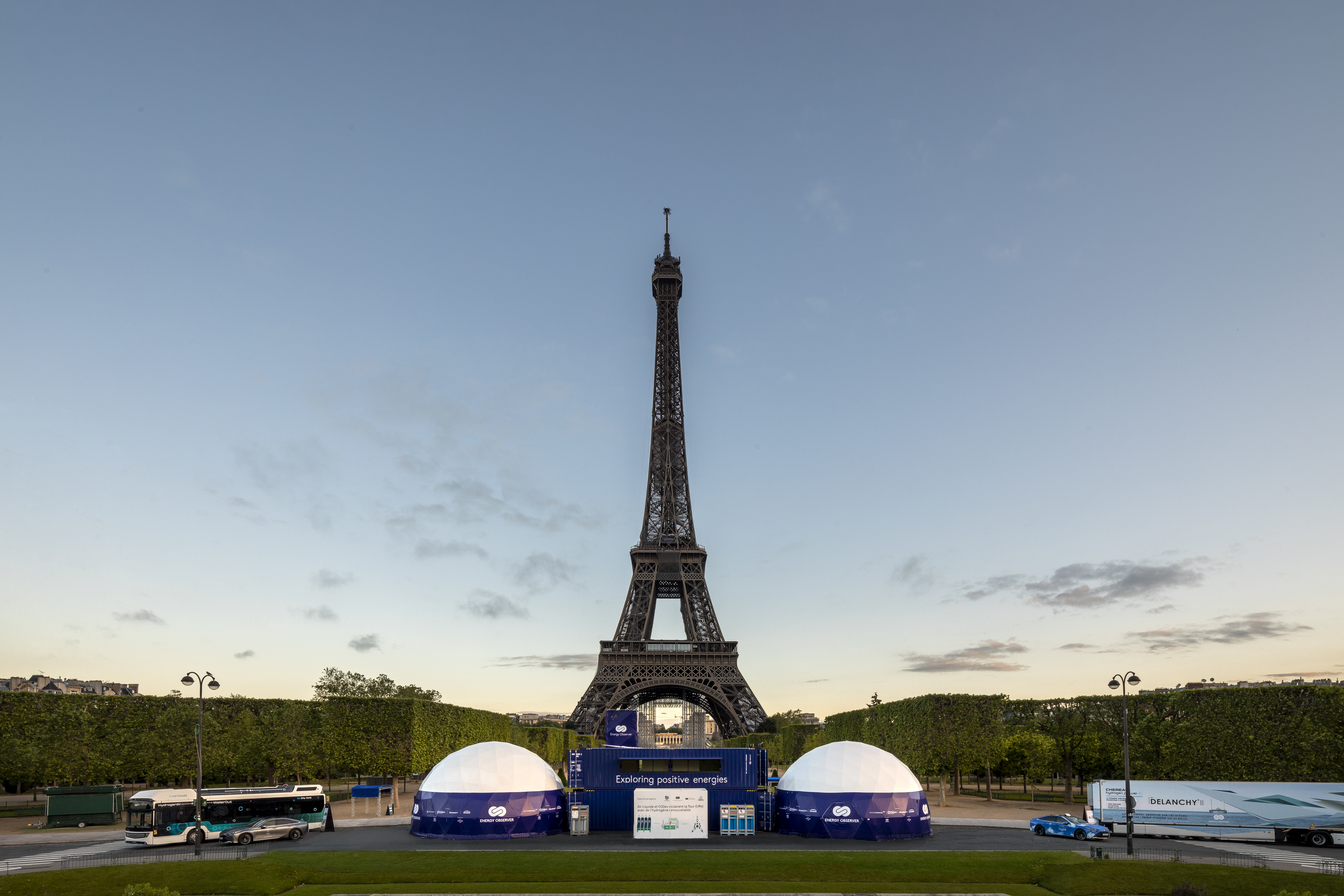 Traveling and pedagogical exhibition village during the Paris de l'hydrogène Festival