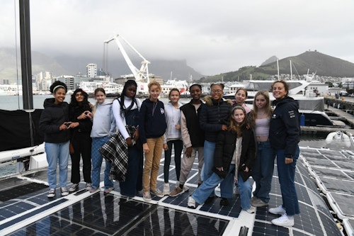 Children from Cape Town visiting de boat